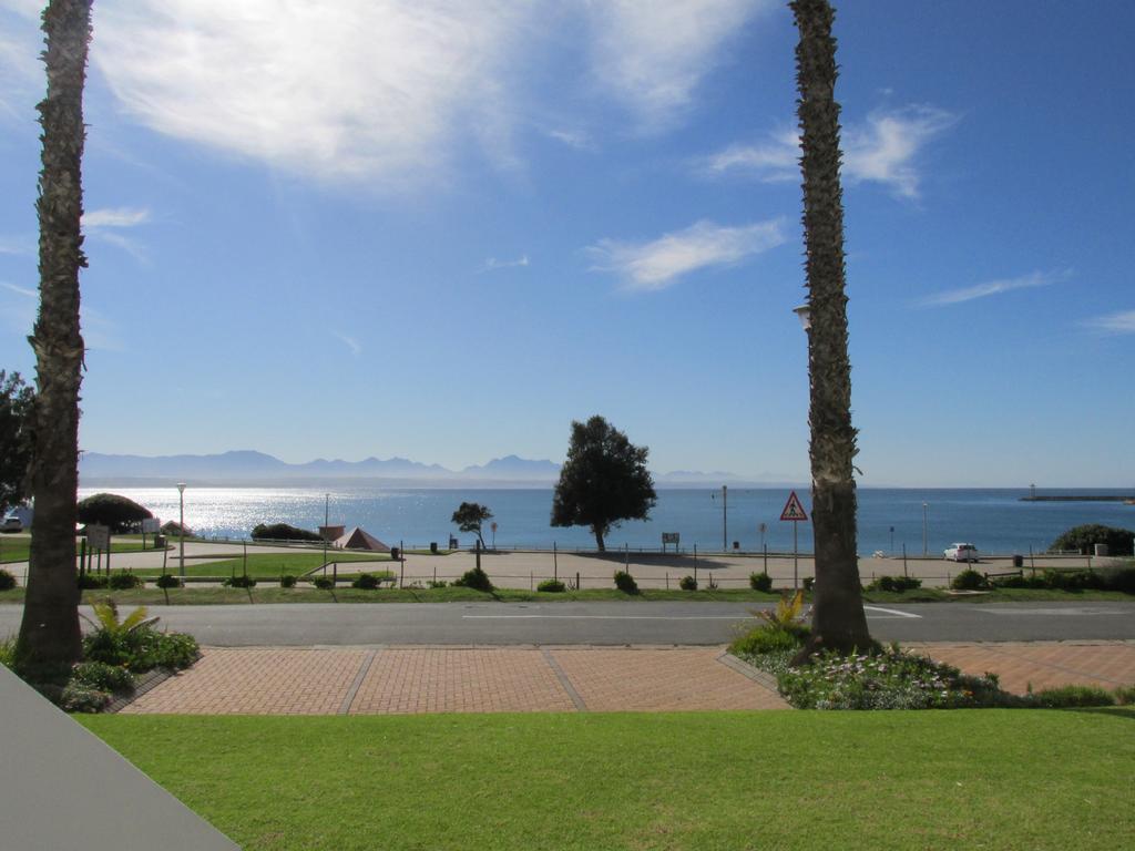 Point Village Accommodation - Santos 7 Mossel Bay Dış mekan fotoğraf